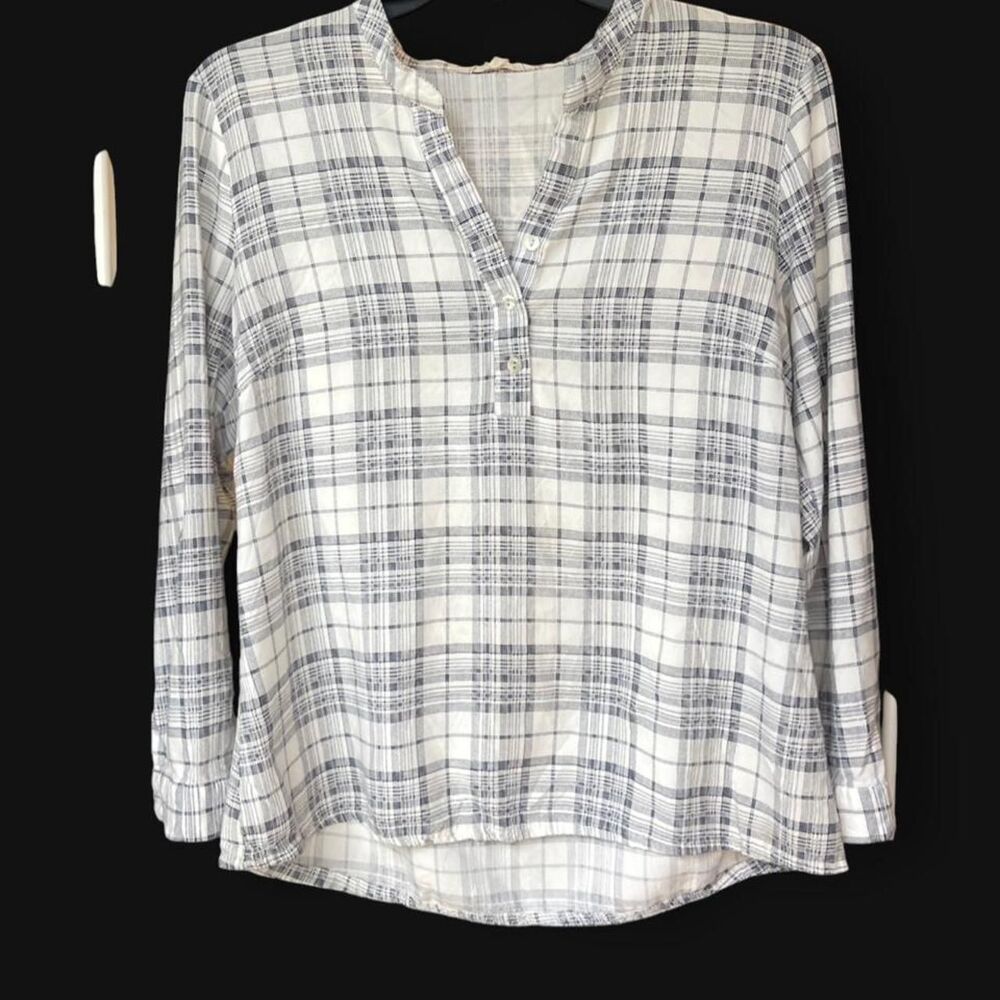 white and blue plaid button up blouse with role up sleeves. Size medium